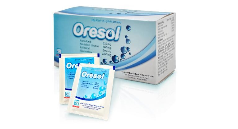 Khi trẻ sơ sinh bị tiêu chảy thường được uống Oresol để bù nước. Hầu như phụ huynh nào cũng biết điều này, tuy nhiên không hẳn mọi người đã biết cách sử dụng đúng oresol. Dưới đây là những lưu ý khi sử dụng oresol mà mọi người cần biết: